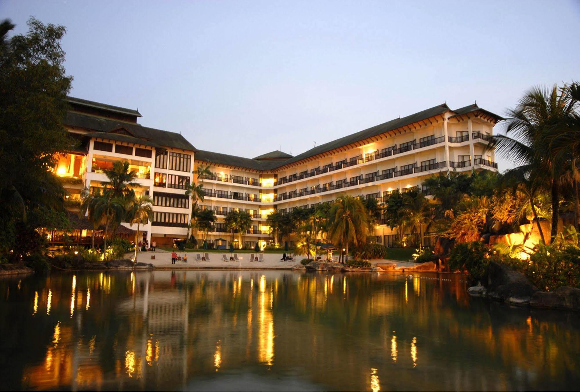 Mines Beach Resort Hotel Seri Kembangan Dış mekan fotoğraf